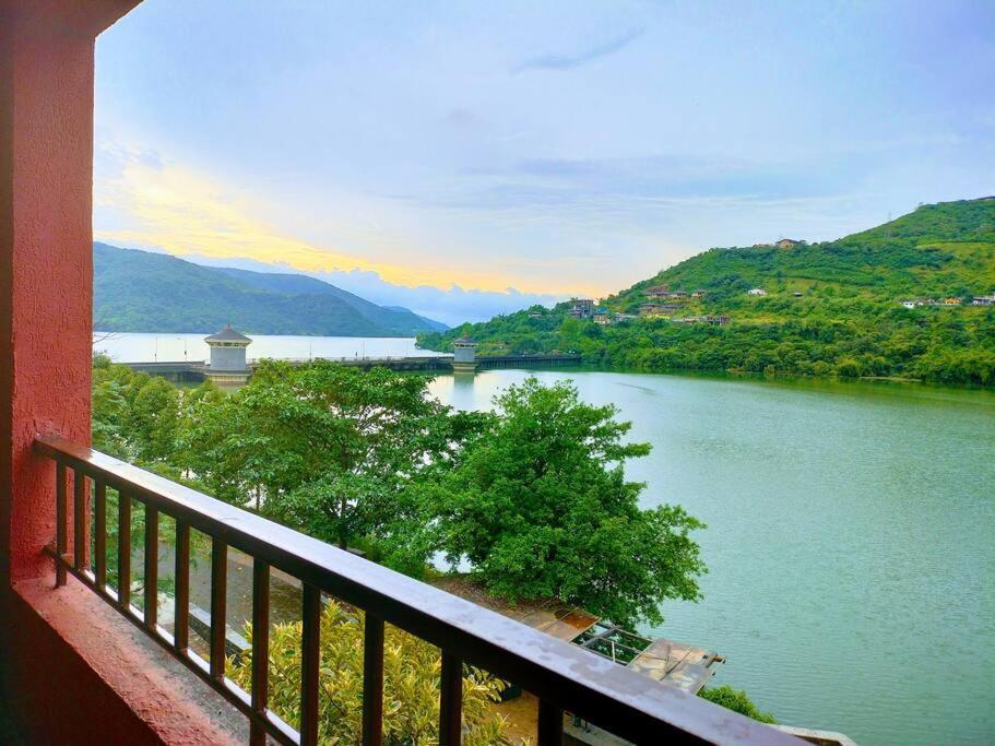 Portofino Lägenhet Lavasa Exteriör bild